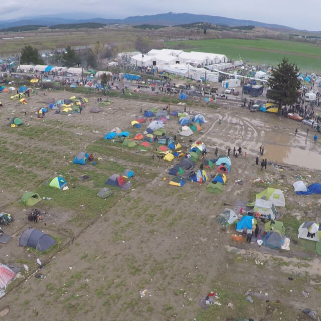 Поредна тежка нощ в лагера за бежанци Идомени