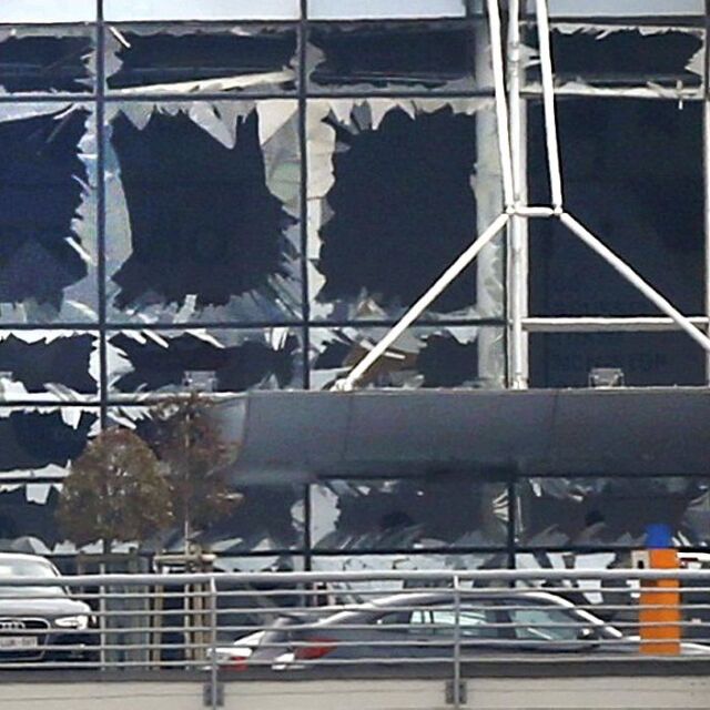 Две експлозии избухнаха на летище "Завентем" в Брюксел, има жертви (СНИМКИ и ВИДЕО)