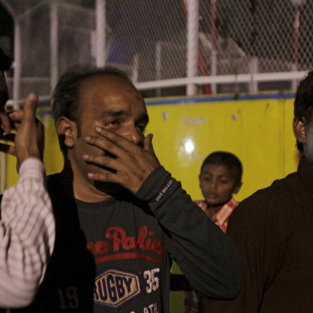 Над 60 загинали при самоубийствен атентат в Пакистан 