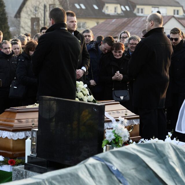 Убитият словашки разследващ журналист бе погребан в сватбения си костюм