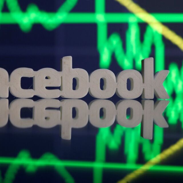 Скандалът „Фейсбук“ продължава