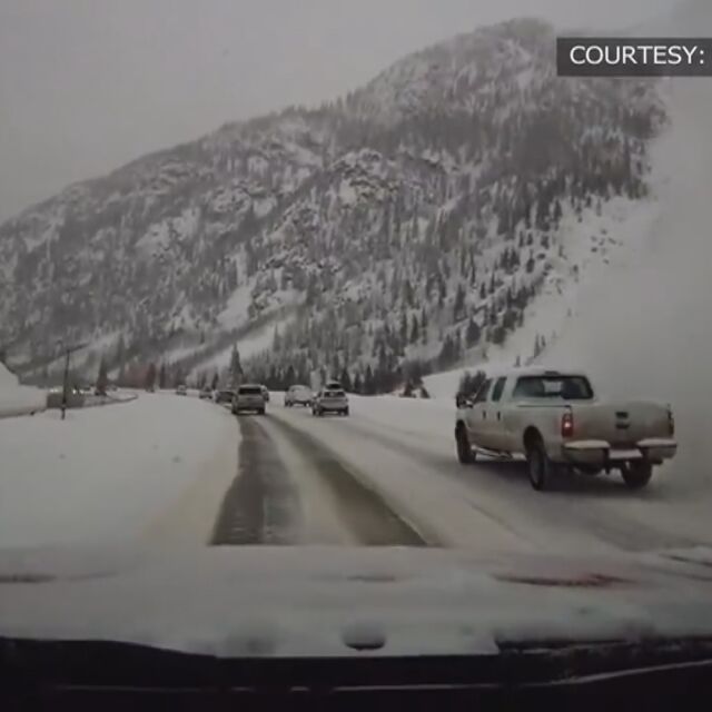 Лавина засипа магистрала в Колорадо (ВИДЕО)