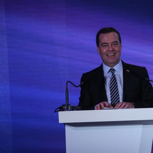 Медведев призова за облекчаване на визовия режим