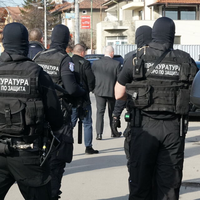 Спецакция срещу престъпна група блокира "Орландовци" за 7 часа (ОБЗОР)