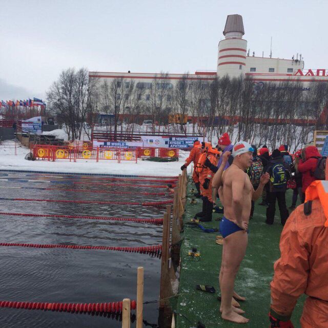 80 см лед: Как се подготвят в Мурманск за световното по ледено плуване?
