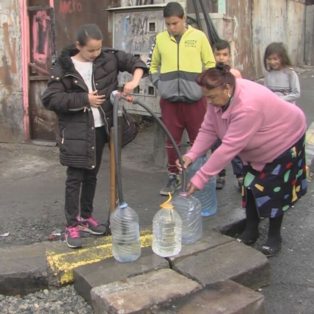 Евродепутат написа писмо на Община Бургас заради спряна вода в ромската махала
