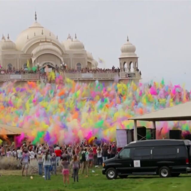 По света с Натали Трифонова: Фестивалът на цветовете в Индия 