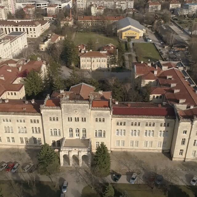 Ремонтират 130-годишната сграда на Военната академия