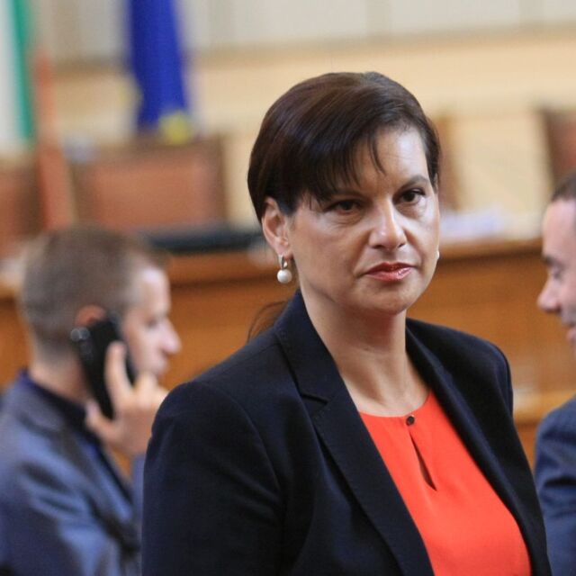 Дариткова: Ще търся консенсус и устойчиво парламентарно мнозинство