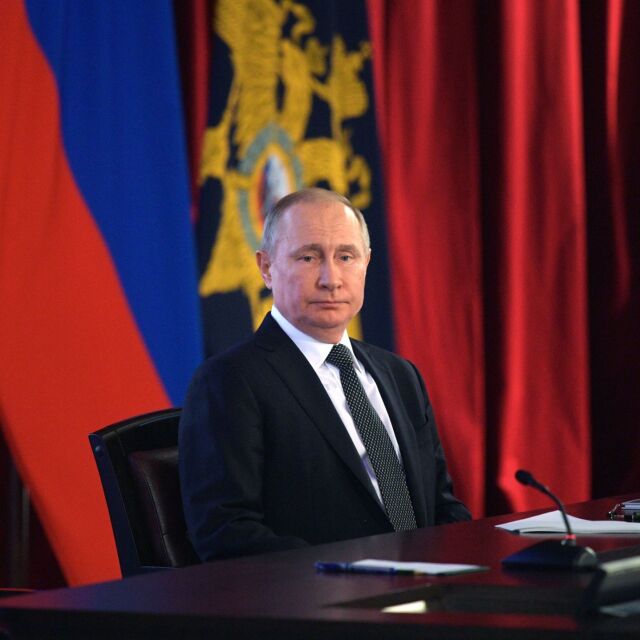 Промени в Конституцията: Цели ли Путин да остане на власт след президентството