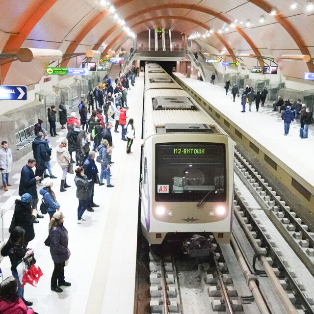 Заради COVID-19: Над 20 машинисти от метрото не са на работа