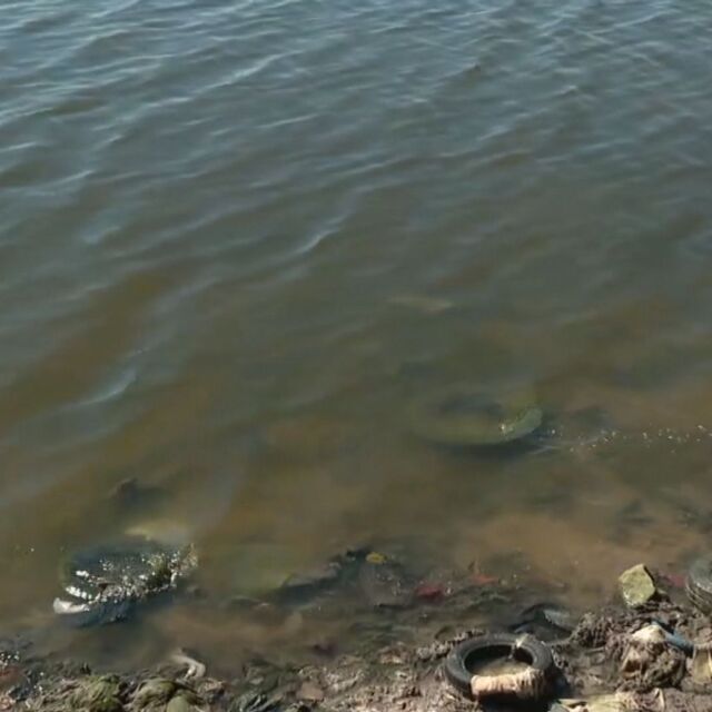 Заради скъсан тръбопровод: Хиляди куб. м отпадни води се изливат във Варненското езеро