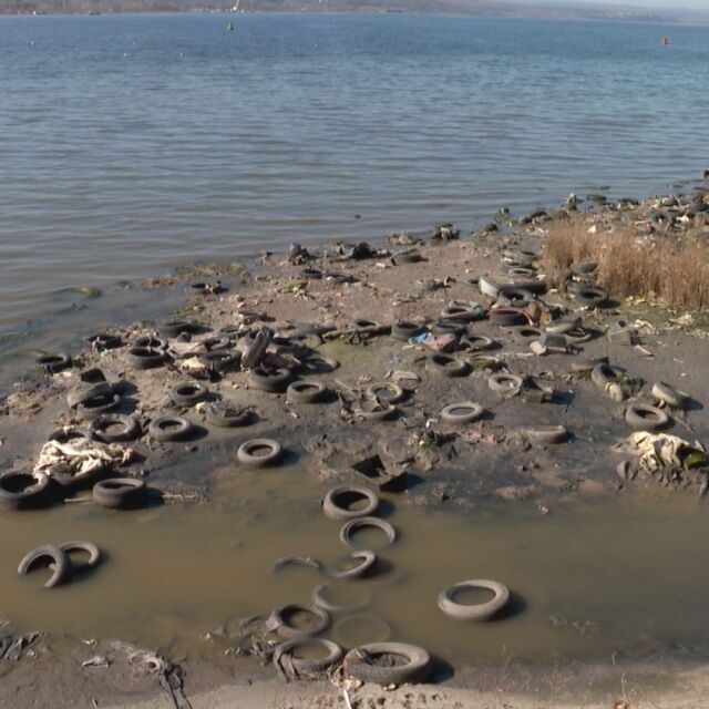 Спряха изтичането на отпадни води във Варненското езеро