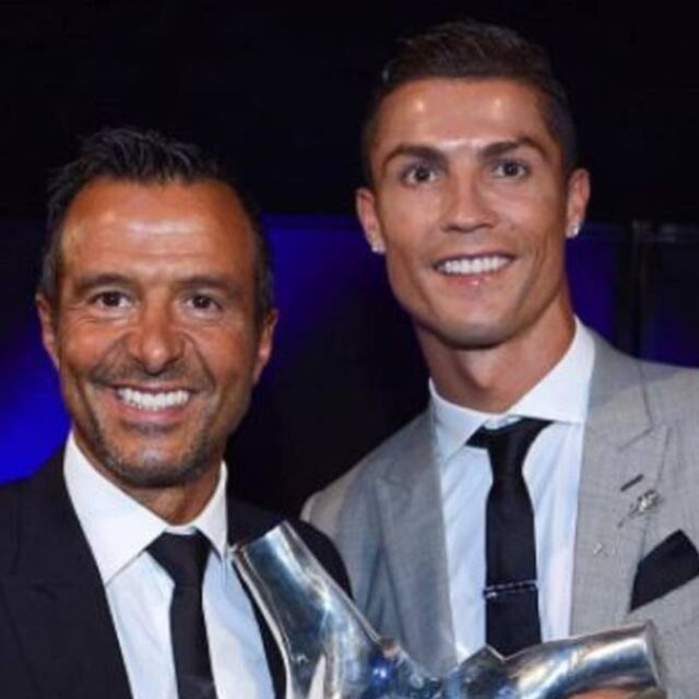 Роналдо следва примера на агента си, прави дарение за болници в Португалия