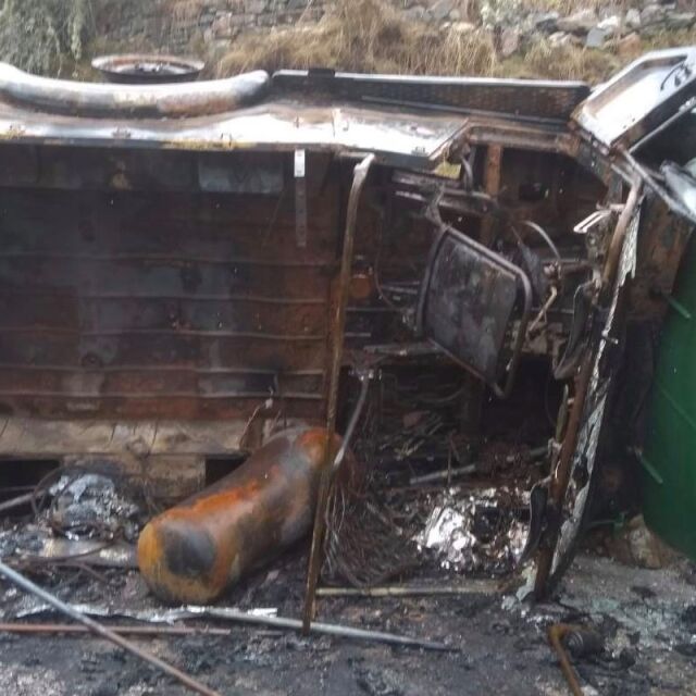 Непълнолетни от Чепеларе откраднаха джип, катастрофираха и го запалиха