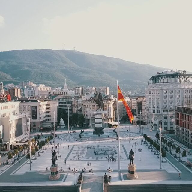 Скопие срещу София: Реакции след среща на президента Радев с шефовете на спецслужби