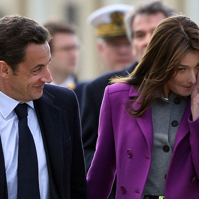 Карла Бруни реагира с емоционални постове на присъдата, дадена на съпруга й Никола Саркози