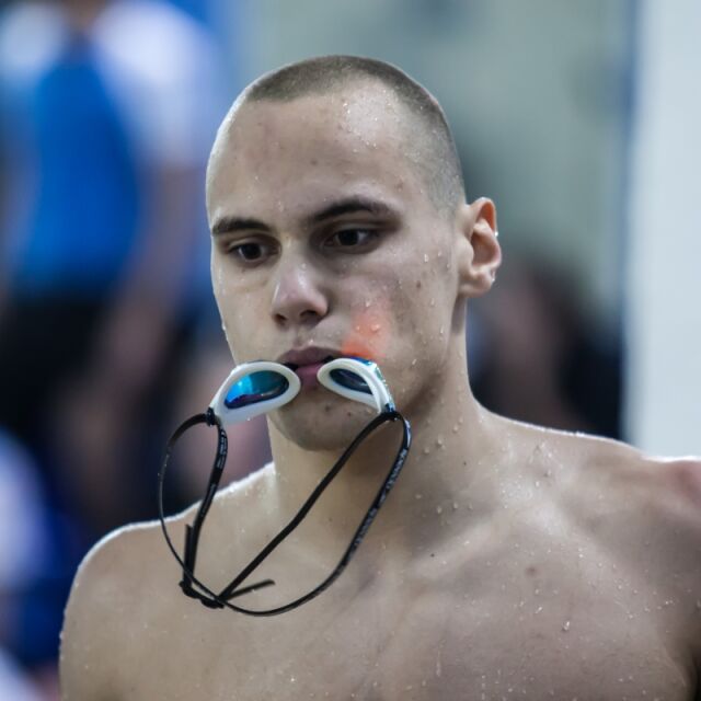 Федерацията по плуване: Заплатата на Антъни Иванов е 2000 лв.