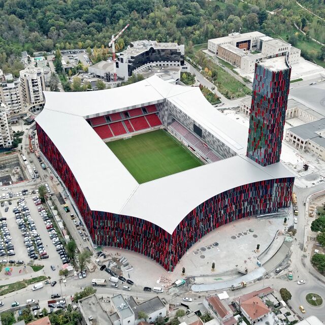 Инвестиция за 85 млн. евро: Тревата на стадиона в Тирана не получава достатъчно светлина