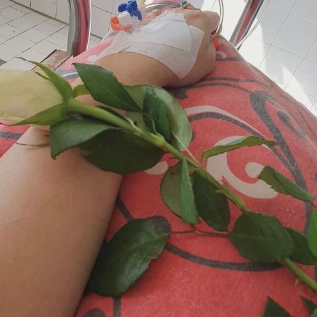 Да „лекуваш“ с цвете в COVID отделението на „Майчин дом“