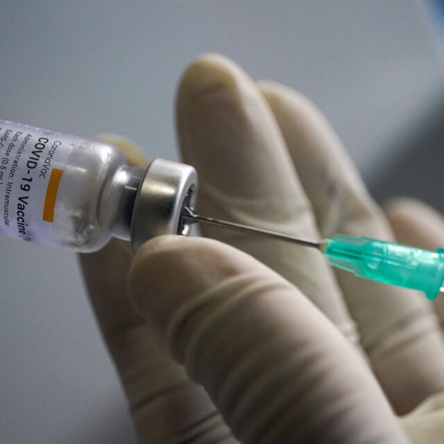 Тайланд тества собствена COVID ваксина