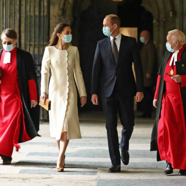 Разкошното бяло палто, с което Кейт Мидълтън посети Уестминстърското абатство 10 години след сватбата си