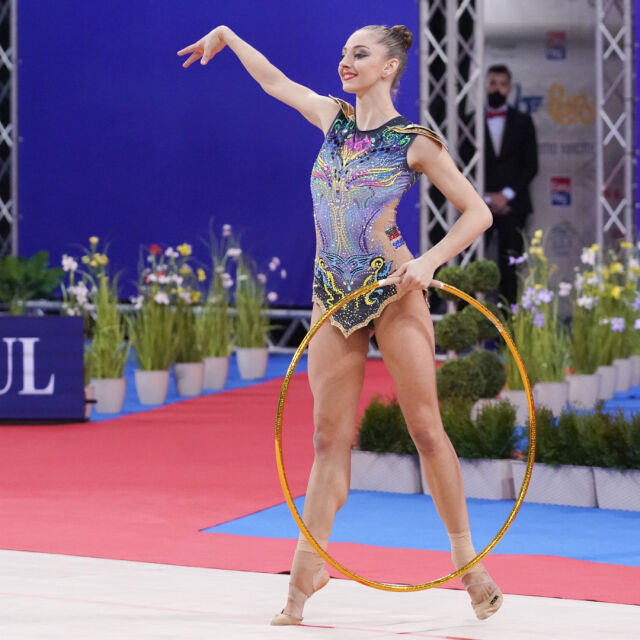 Боряна Калейн със злато на обръч от Световната купа по художествена гимнастика в София