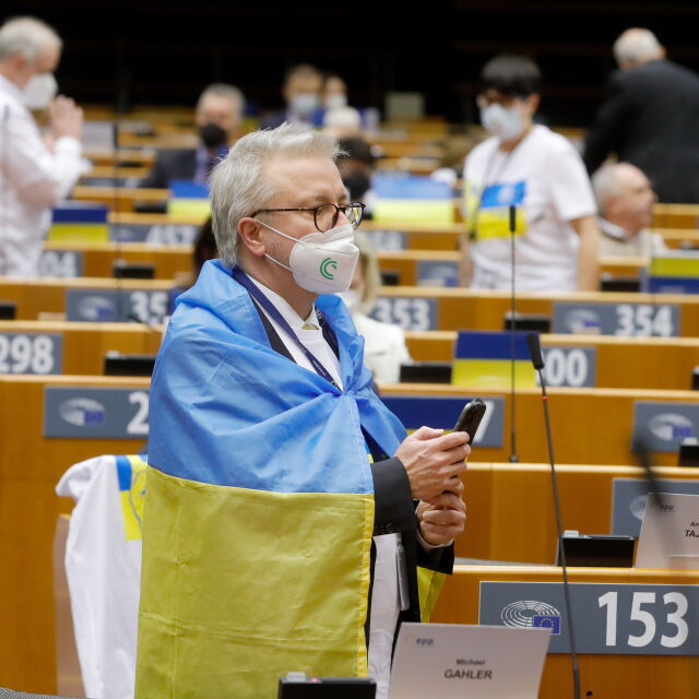 Емоционален дебат в Европарламента в подкрепа на Украйна и членството й в ЕС