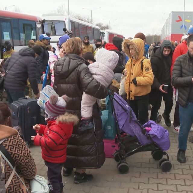 Бежанската криза: 250 000 деца от Украйна вече са в Полша 
