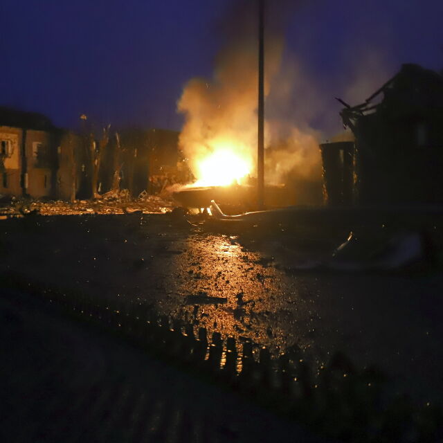 Отново нощ с взривове и сирени: Няколко експлозии в Киев и други градове