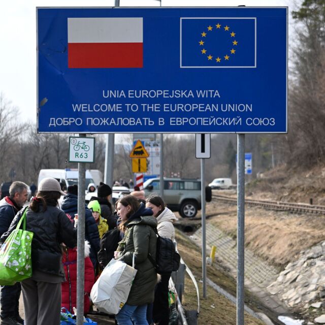 Почти 600 000 украинци вече са влезли в Полша