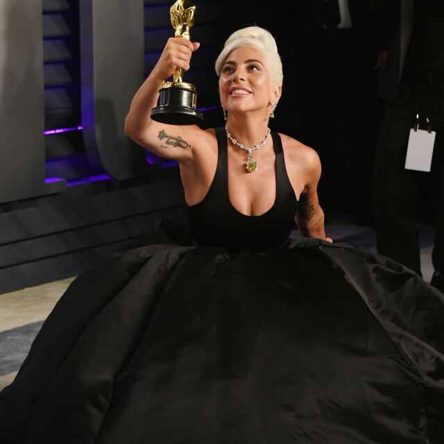 Лейди Гага, Кевин Костнър и Зоуи Кравиц са сред звездите, които ще връчват наградите "Оскар"