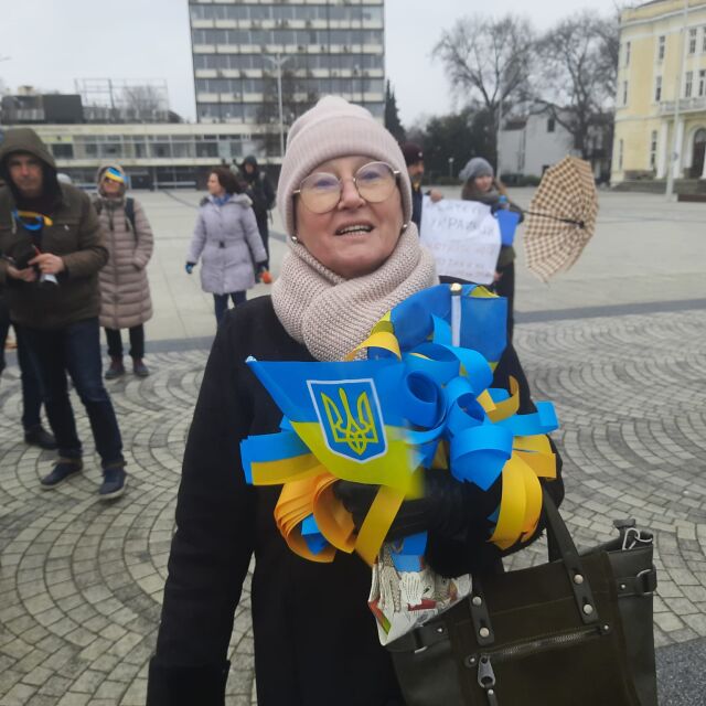 Протест срещу войната в Украйна на площад "Централен" в Пловдив