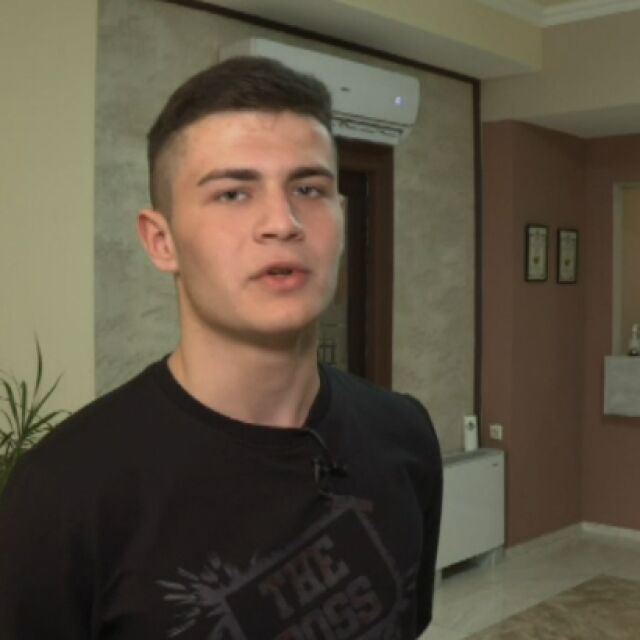 16-годишно момче от Украйна напуска дом и семейство, за да избяга от войната 