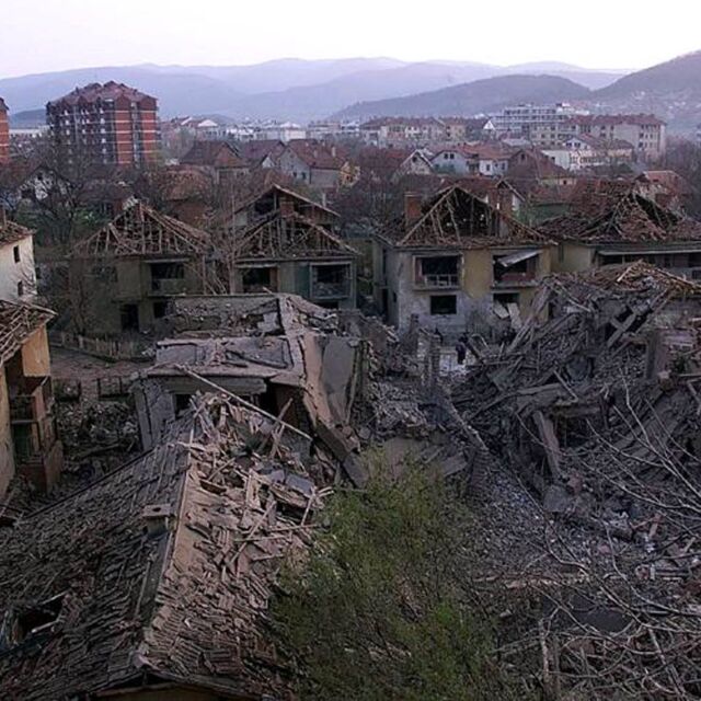 24 март, 19:45 – натовски бомби падат в Югославия (СНИМКИ)
