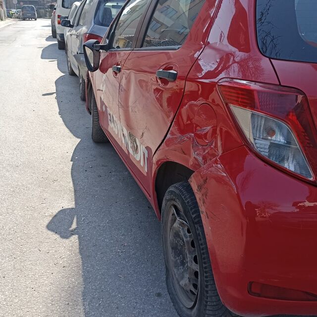 С над 2 промила алкохол: 28-годишен блъсна 8 коли в Пловдив