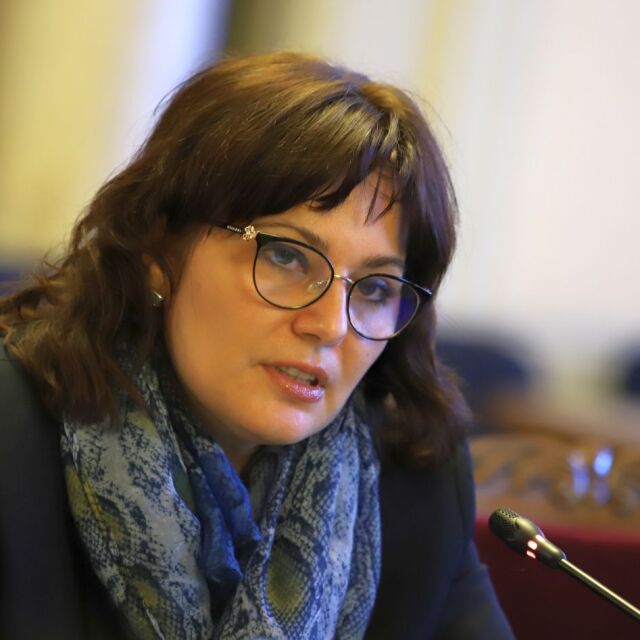 Асена Сербезова отрече обвиненията на здравния министър