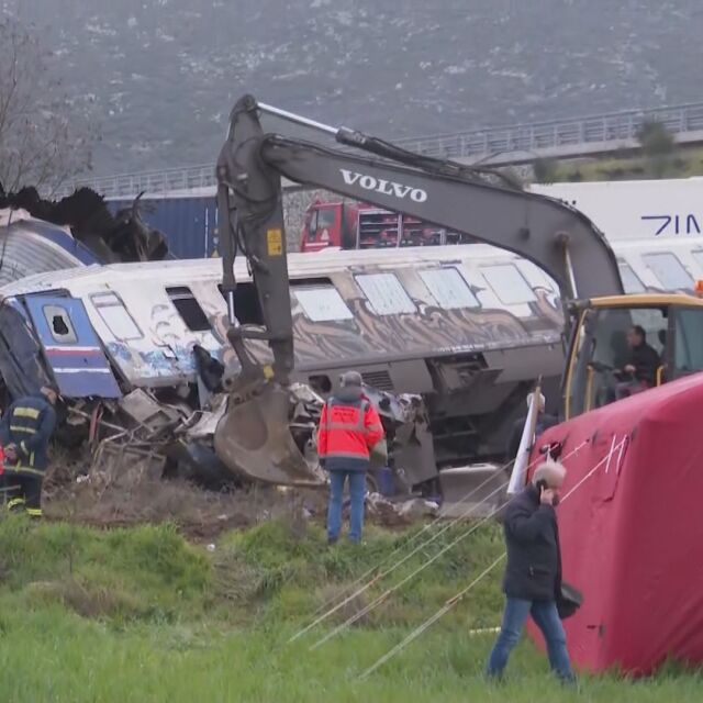 Загинали и ранени в тежка влакова катастрофа в Гърция (СНИМКИ И ВИДЕО)