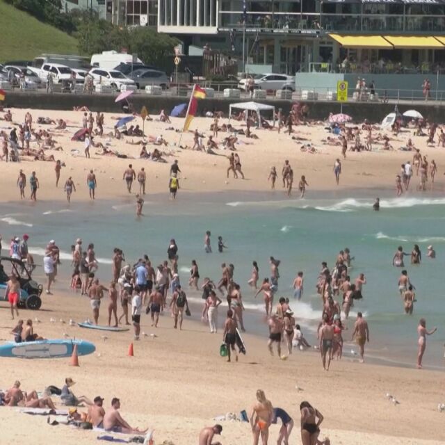 Опасна жега: Австралийците атакуваха плажовете в търсене на прохлада (ВИДЕО)