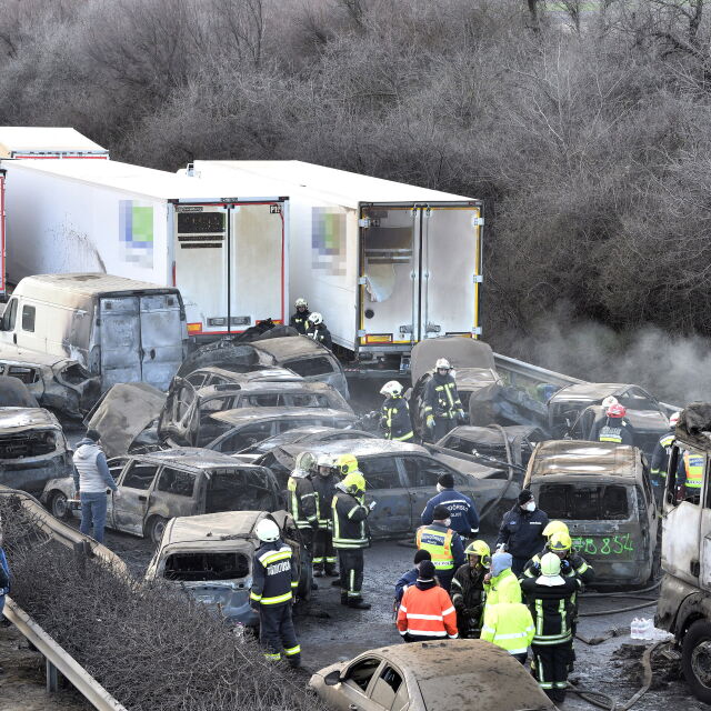 Верижна катастрофа с 42 превозни средства в Унгария (СНИМКИ)