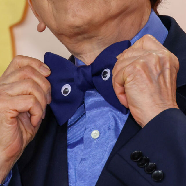 Джеймс Хонг се появи на Оскарите с папийонка с очи (СНИМКИ)