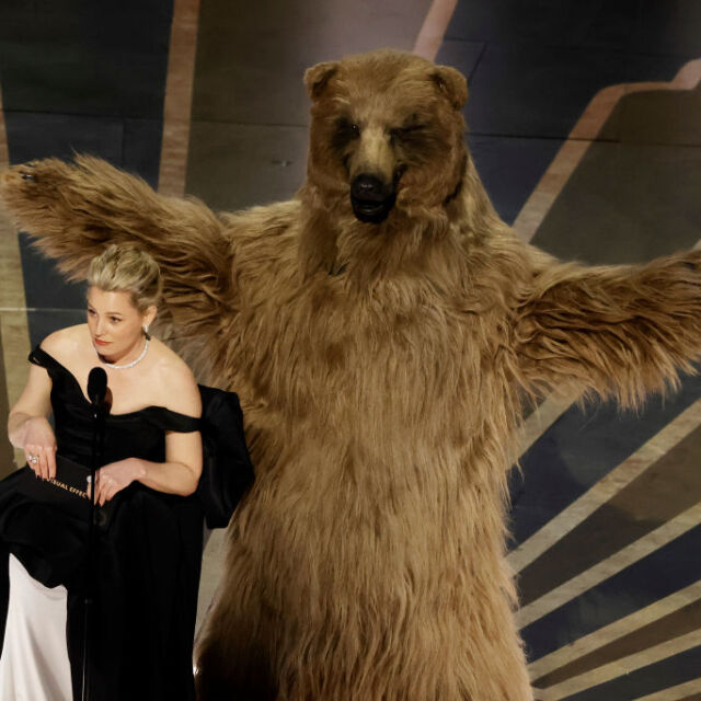 Eлизабет Банкс се скара на мечката на Оскарите с прегракнал глас