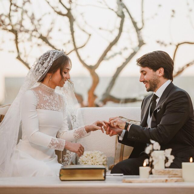 Сватбена рокля Диор и 7-етажна торта: Йорданската принцеса Иман се омъжи