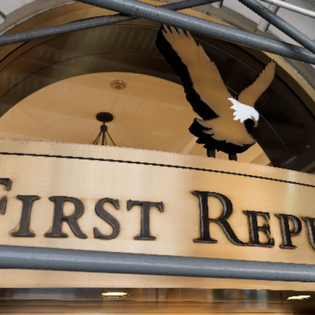 11 американски банки спасяват затъналата First Republic Bank