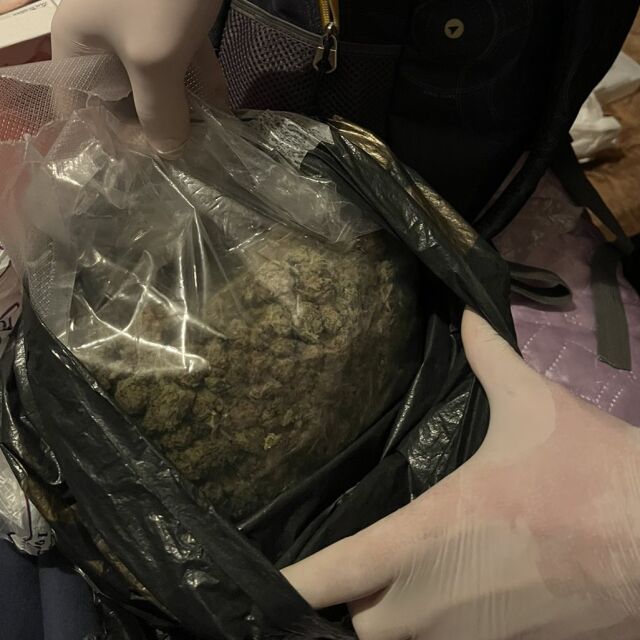 Задържаха 32-годишен мъж с близо килограм различни наркотици в „Люлин“ (СНИМКИ)