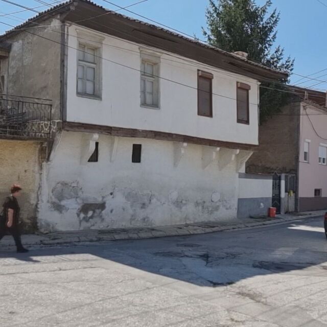 Разруха: Наследниците на Димитър Талев с призив държавата да купи къщата му в Прилеп