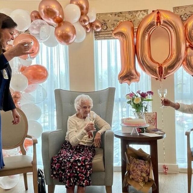 108 - годишната Розина дава най-ценния съвет за дълголетие