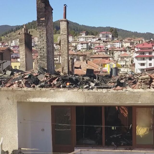 Без дом: 14 души бяха евакуирани заради пожар в Чепеларе