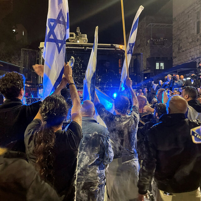 Протести и напрежение в Израел след отстраняването на военния министър