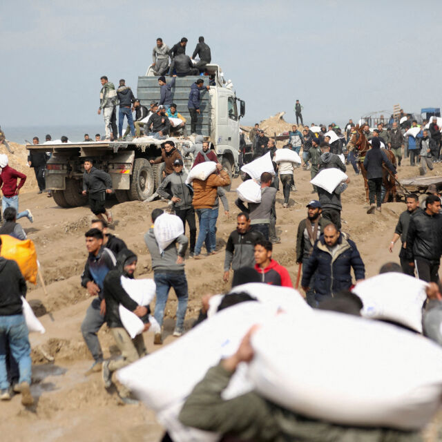 Над 100 палестинци загинаха при раздаване на хуманитарна помощ